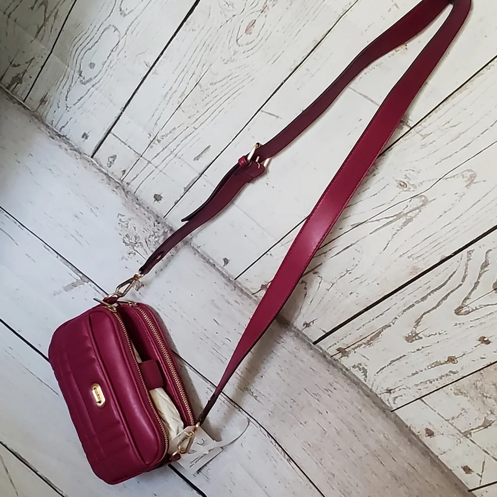 Time and Tru recycled materials puffer quilted camera bag crossbody bag magenta